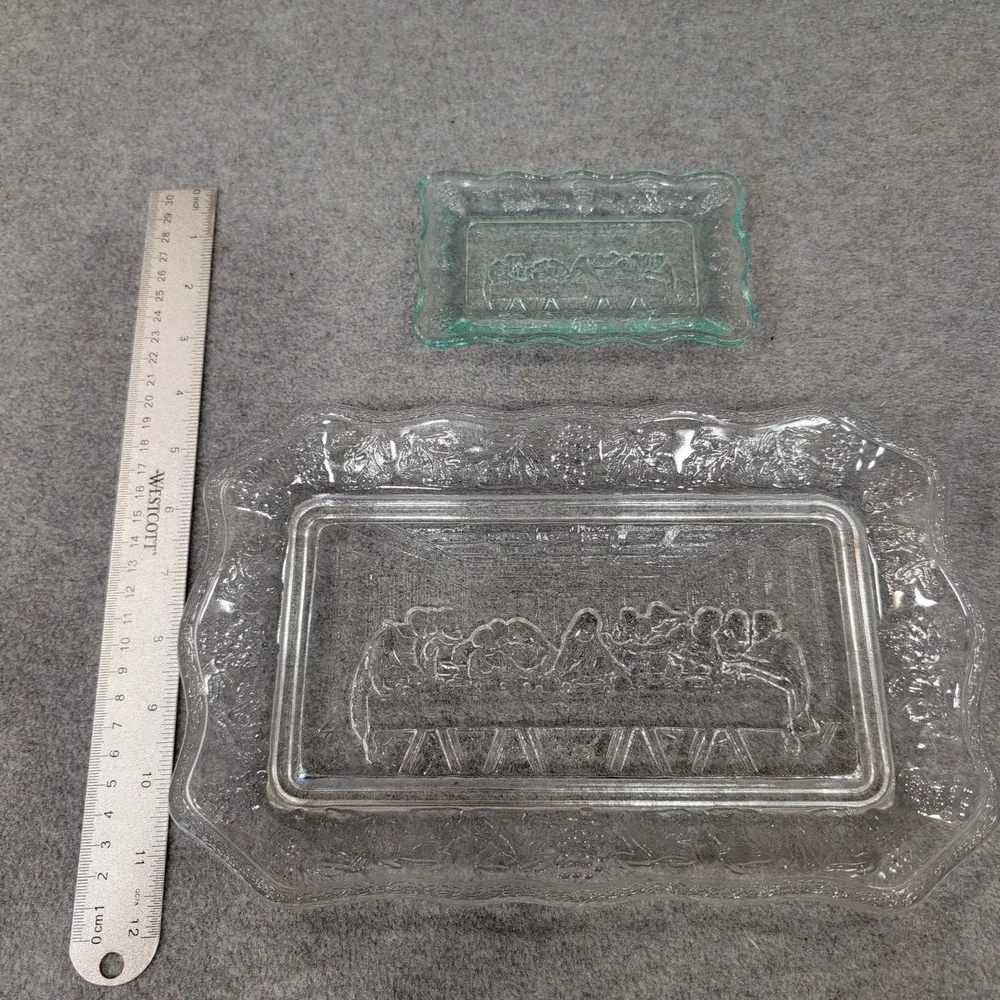 Tiara Indiana Glass Last Supper Bread Tray and Trinket Dish Set Clear Green - Picture 4 of 7